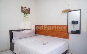 OYO 745 Griya Jasmine Syariah